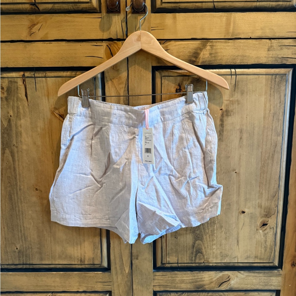 Vineyard Vines Women's Beige Shorts